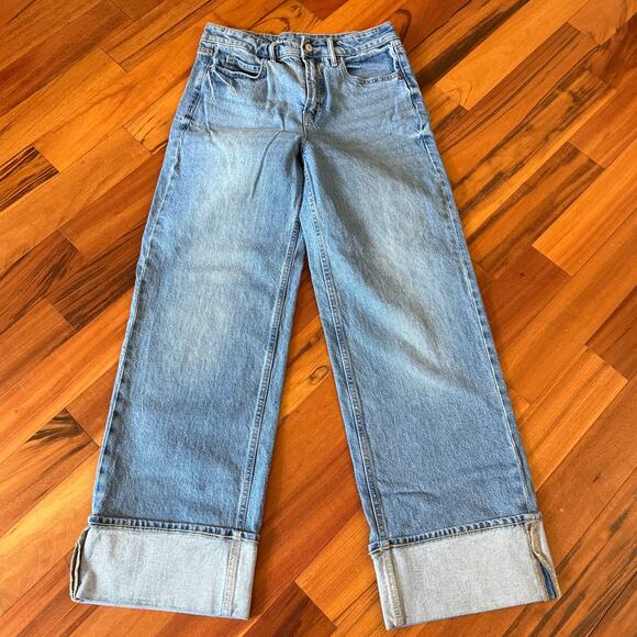 Old Navy Sz 4 Extra High Rise Sky Hi Wide Leg Cuffed Hem Medium Wash - Picture 1 of 5